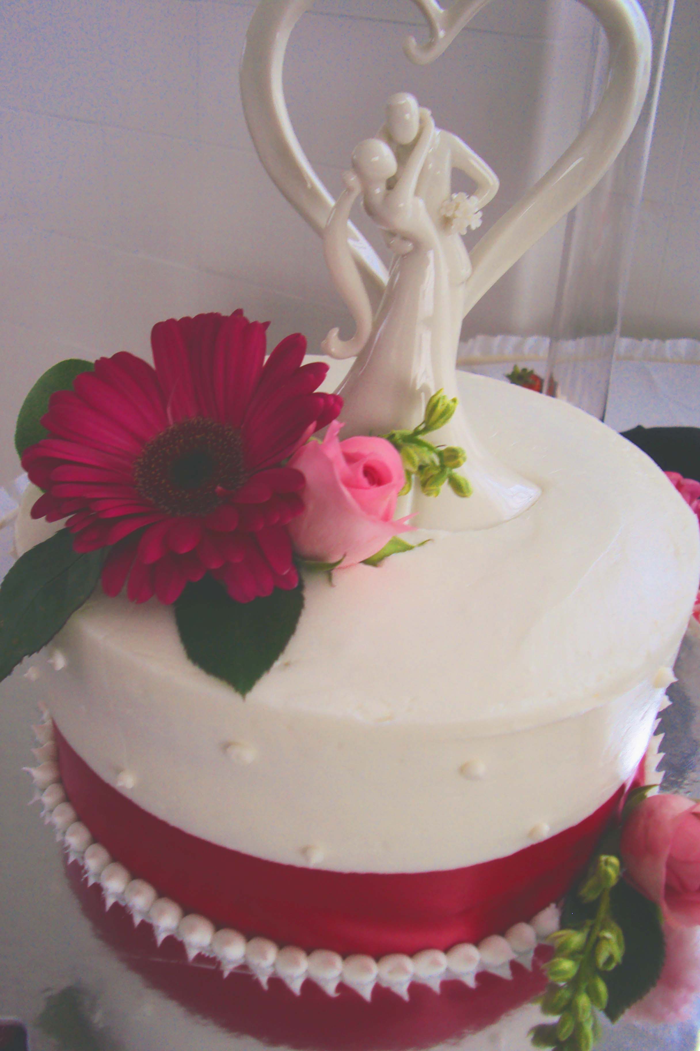 Red Flower Cake